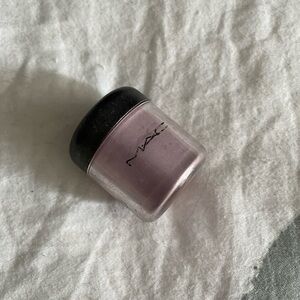 MAC Pigment in Lovely Lily
